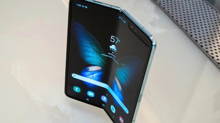 Karşınızda Samsung’un Katlanabilir Telefonu Samsung Galaxy Fold!