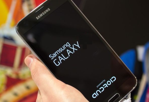 telefon acilis ekraninda logoda takildi 1